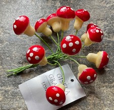 12 Mini Wired Toadstools