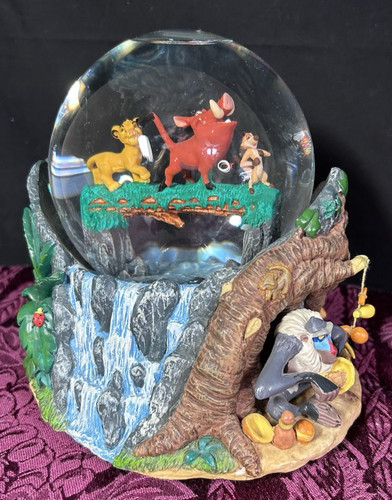 Disney snowglobe lion king - lion,