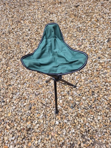Portable folding tripod seat - folding,