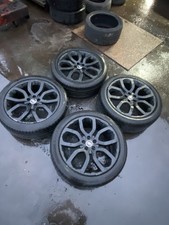 SET OF RANGE ROVER DISCOVERY