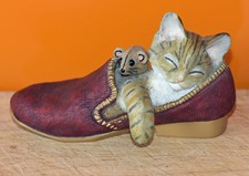Country Artists resin Cat &