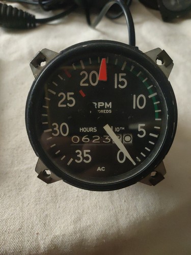 Aircraft speedometer rpm gauge - aircraft,