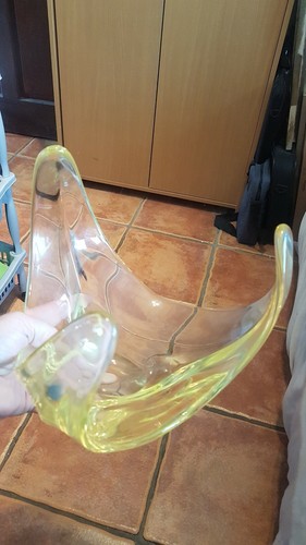 Yellow glass curved sculpture - glass,