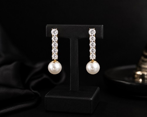 Gold tone clear stone pearl - gold,