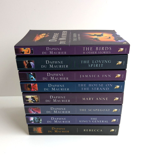 Daphne maurier book set - 8,
