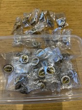 JOBLOT BUNDLE X 39 LEEDS UTD BADGES BRAND NEW