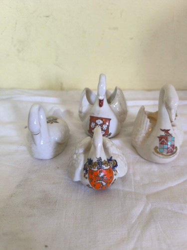 Swans crested china - 4,