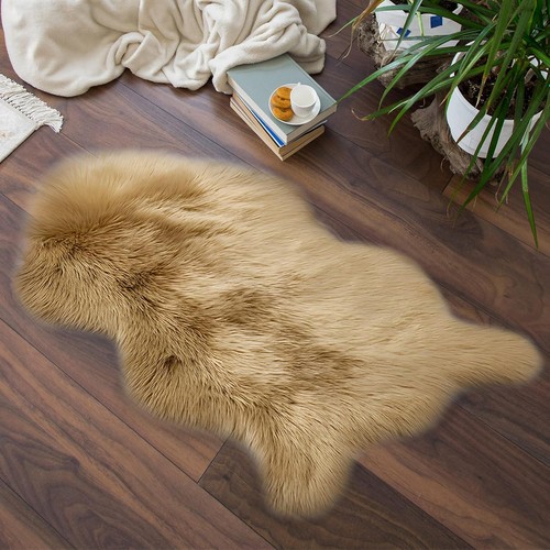 Faux sheepskin rug - -,
