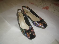 Ladies shoes ‘ Van Dal ‘ – size 7D – multi-coloured – good condition