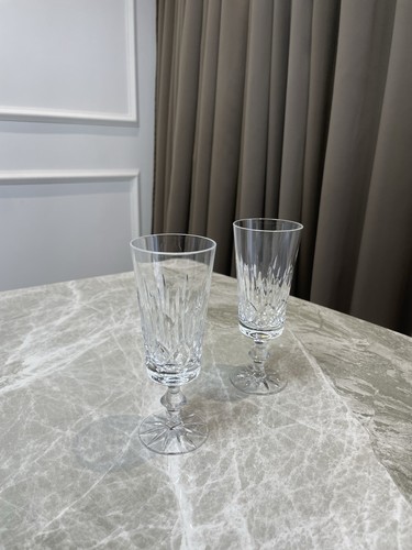 Pair cut crystal champagne - cut,