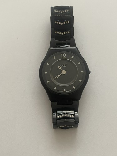 Swatch skin cristal row black - row,
