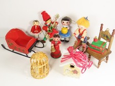 9 Christmas LG Wooden Ornament