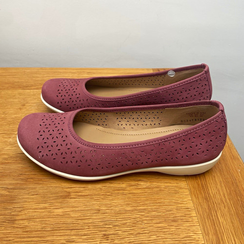 Hotter women purple - hotter,