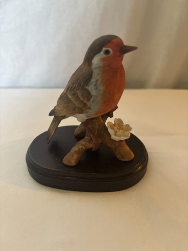 China robin bird ornament - j, r,