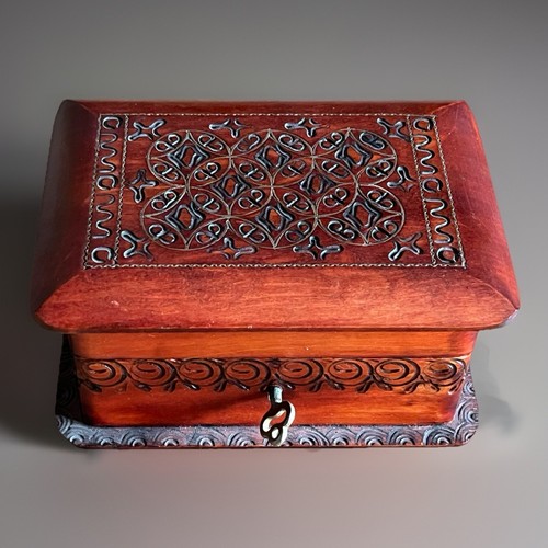 Vintage hand carved - hand,