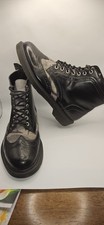 Dr Martens 3989 Brogue 8 Hole