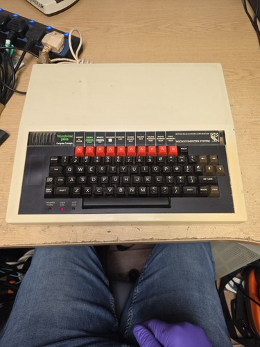 Acorn bbc microcomputer system - acorn,