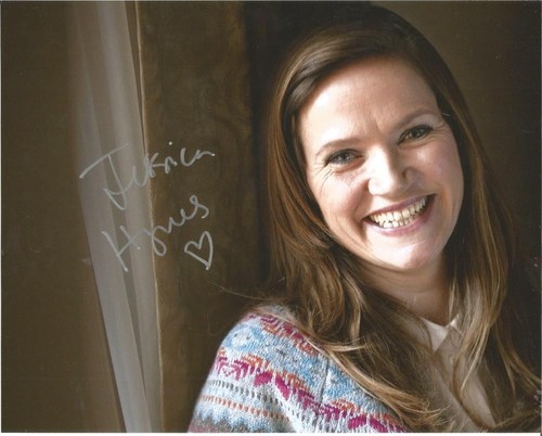 Jessica hynes autograph - hynes,