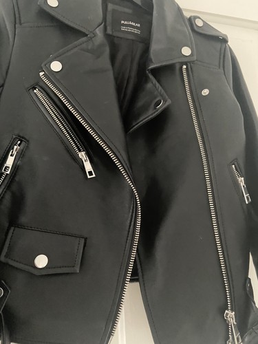 Women pull bear - &,