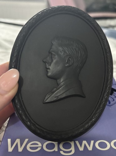 Wedgwood black basalt - black,