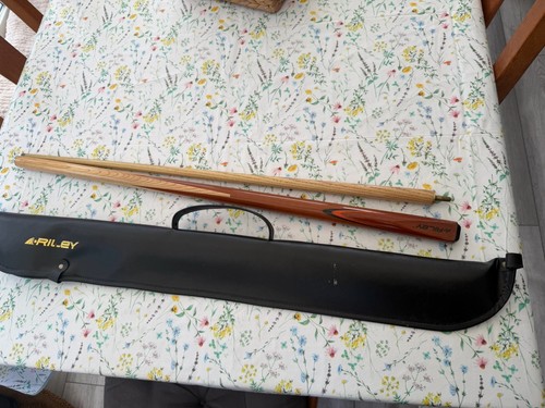 Riley snooker cue with case - case, 2