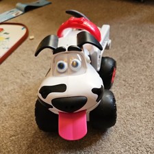 JAKKS Pacific Street Dogs Bumper Big Wheel Truck No Remote Control