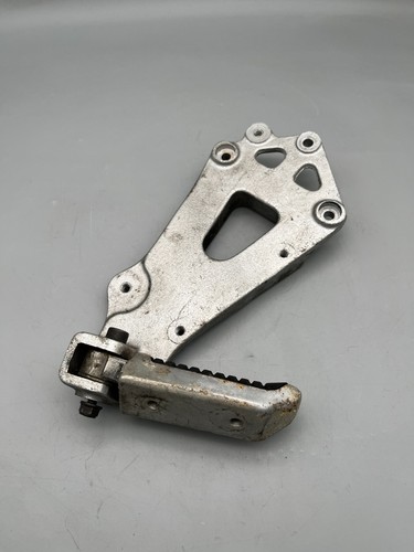 Suzuki gsxr1100 footrest - suzuki,