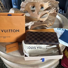Louis Vuitton Zippy Wallet