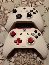 2 x Xbox One Pads /