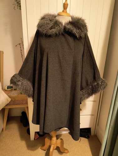 Women grey cape faux - women's,