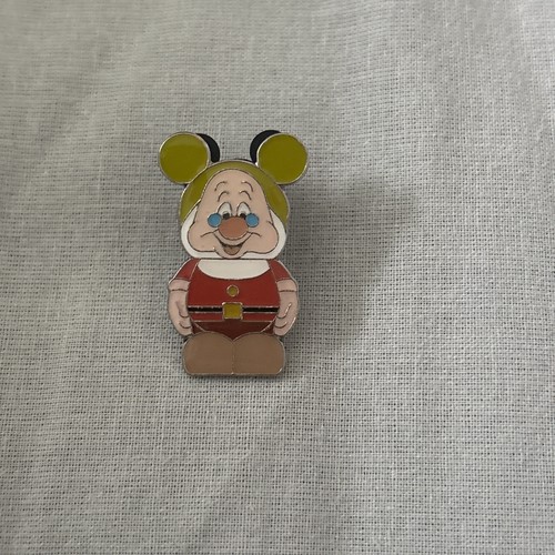 Doc vinylmation pin badge - doc,