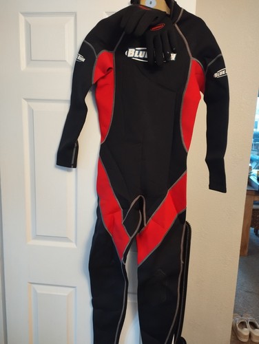 Wet suit size used - wet, but