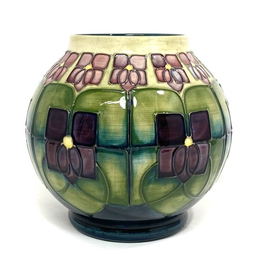 William moorcroft flower - william, vase