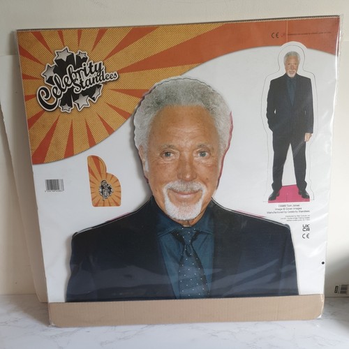 Sir tom jones red - ‘red, carpet’