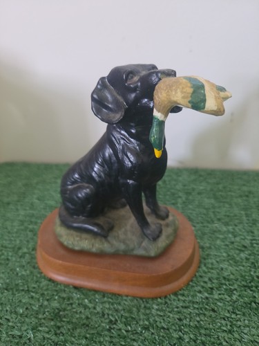 Black lab sculpture - black,