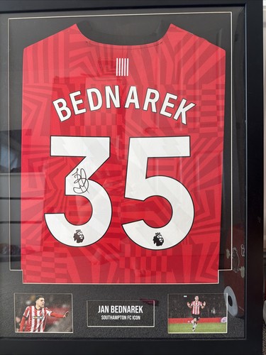 Signed bednarek southampton - bednarek,