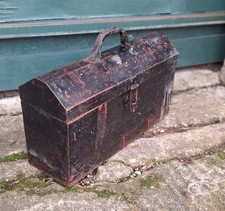 Vintage metal tool box, sturdy