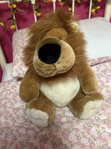 Cuddly lion - cuddly,