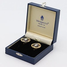 Excellent condition Wedgwood cameo earrings in gold with box. Price: 2,000,000.