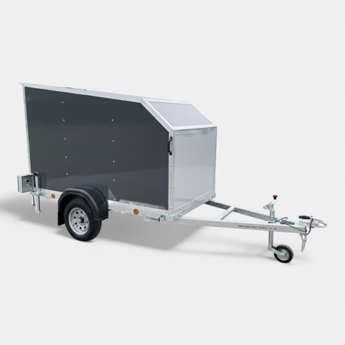 Braked 8x5 enclosed box - braked,