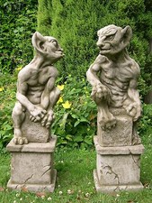 GARGOYLES ON PLINTHS STONE