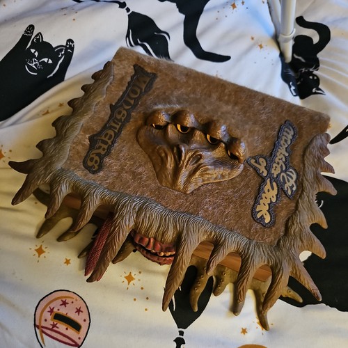 Harry potter monster book - book, of