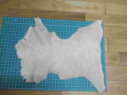 Cream short curly sheepskin - cream,