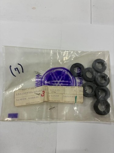 Lot genuine yamaha oil - of,
