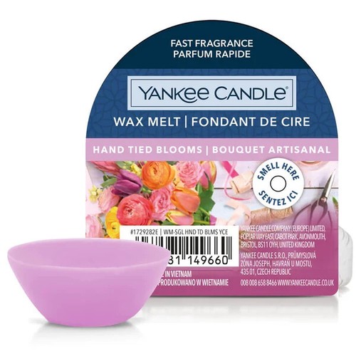 Hand tied blooms yankee candle - hand,