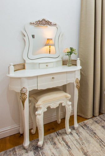 French style dressing - french, table