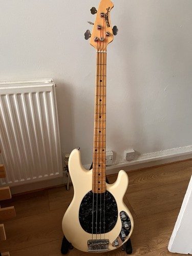 Ernie ball musicman stingray - musicman, 4