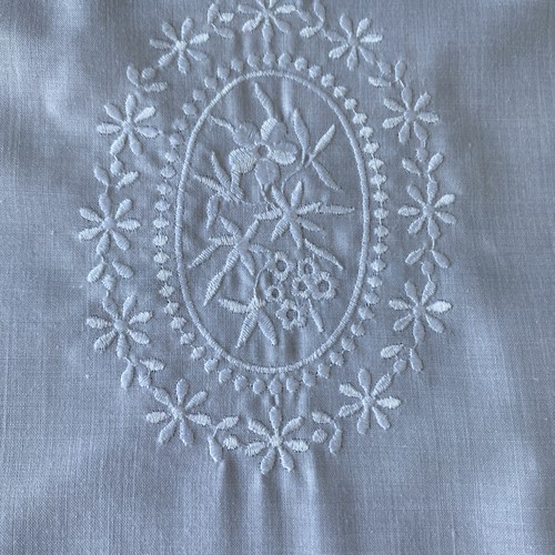 Vintage floral embroidered - vintage,