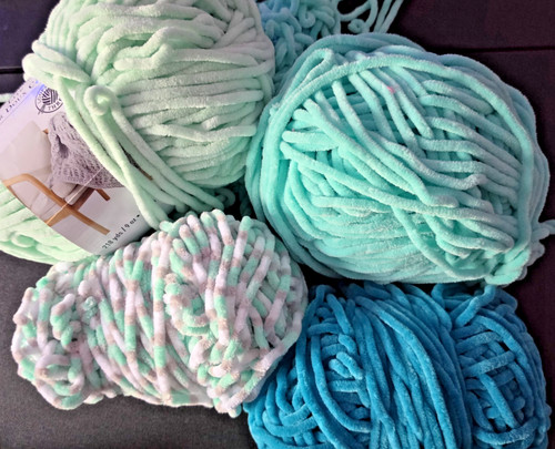 Loops threads sweet snuggles - &,