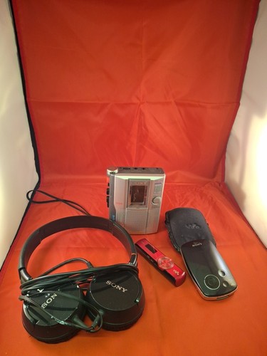 Sony walkman bundle for parts - sony,